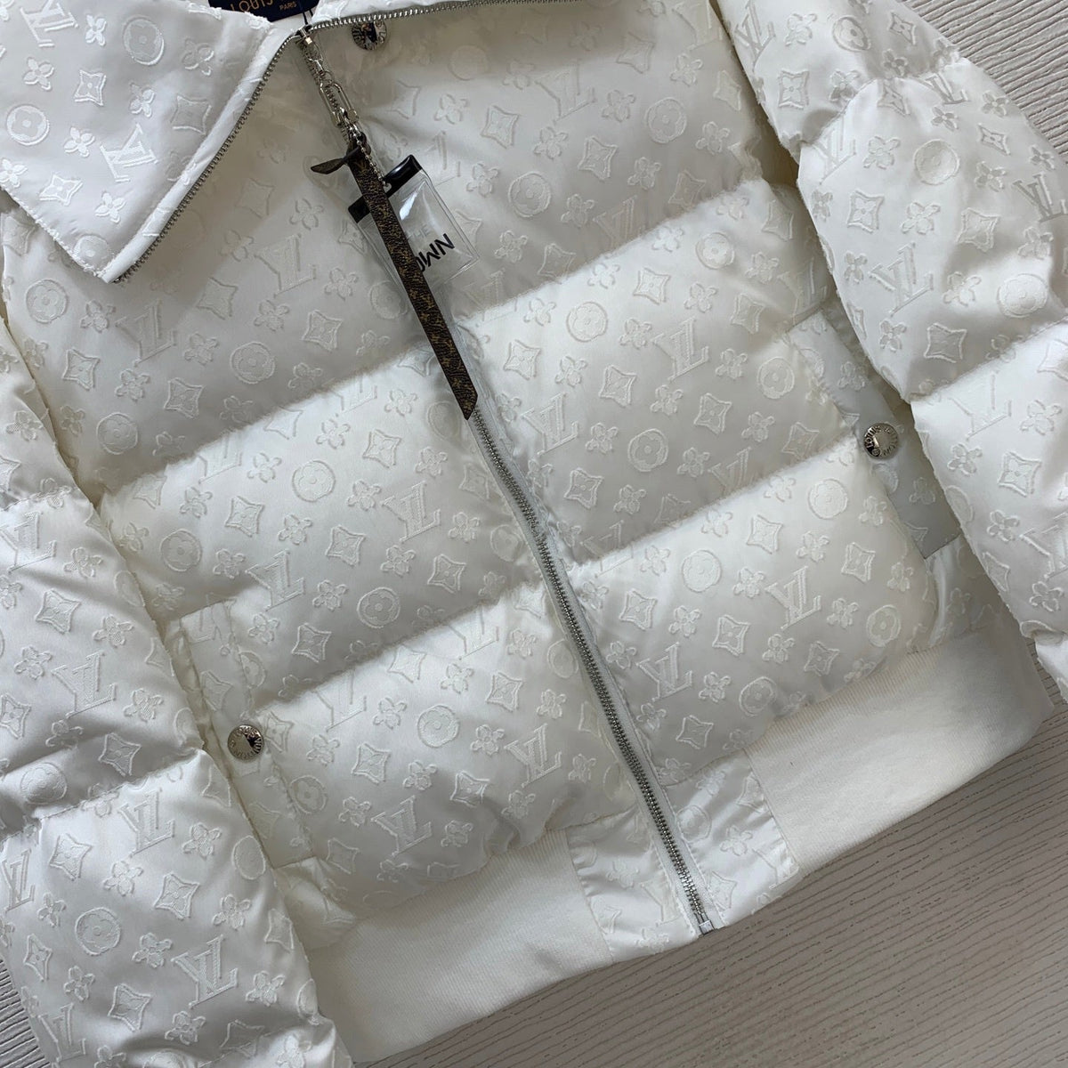 EMBOSSED PUFFER JACKET WITH FAUX FUR COLLAR