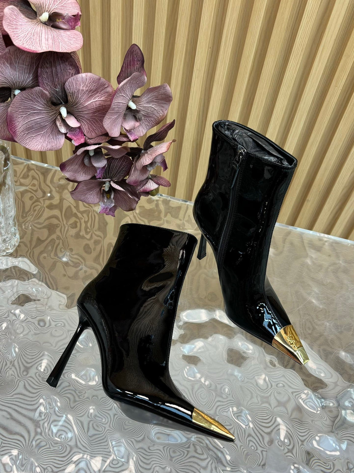 PATENT POINTED HEEL BOOTS
