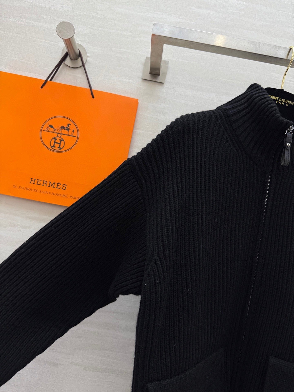 BLACK RIBBED ZIP-UP KNIT JACKET WITH UTILITY POCKETS