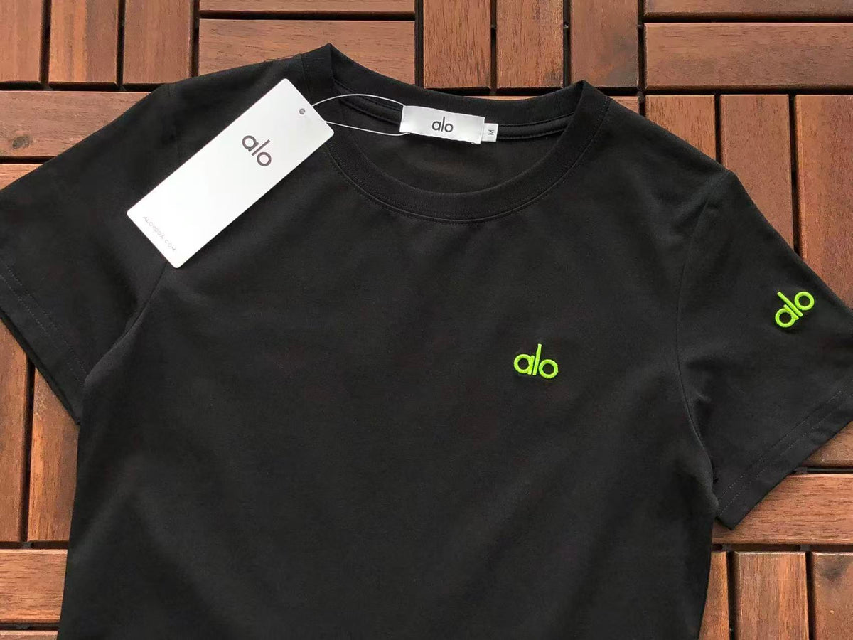 CLASSIC FIT T-SHIRT