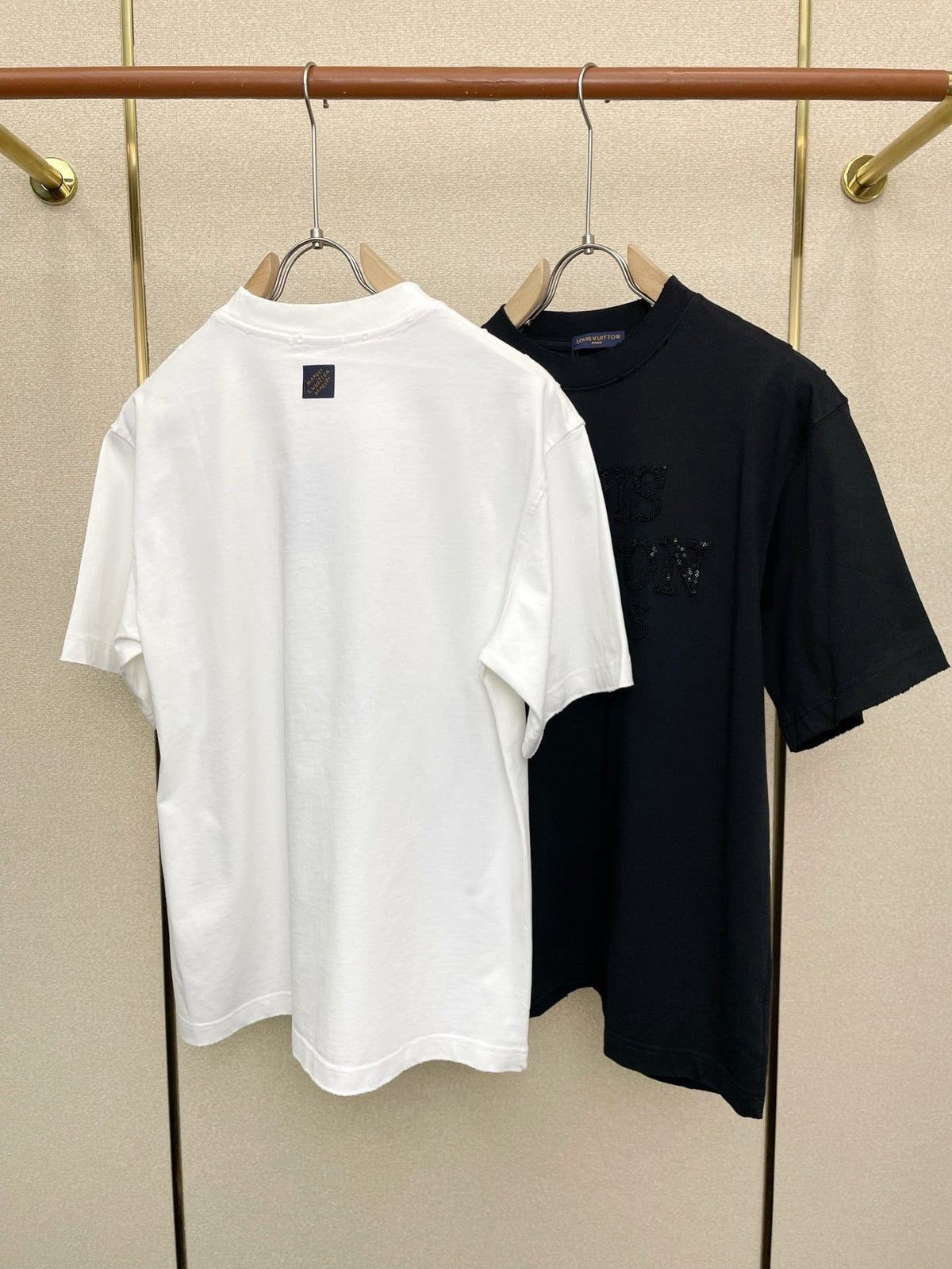 EMBOSSED LOGO COTTON T-SHIRT