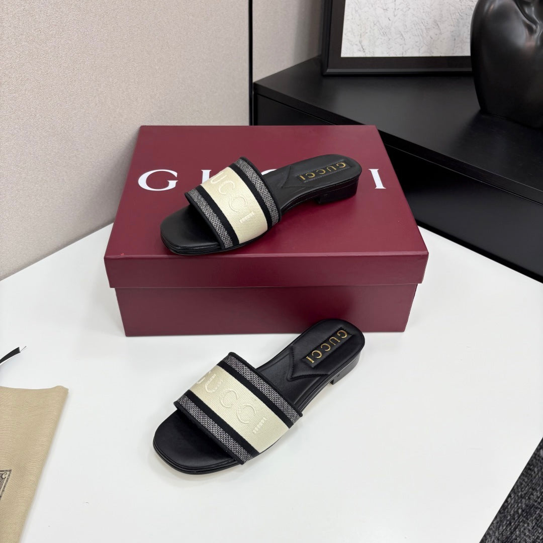 BLACK & BEIGE LOGO WEB SLIDE SANDALS
