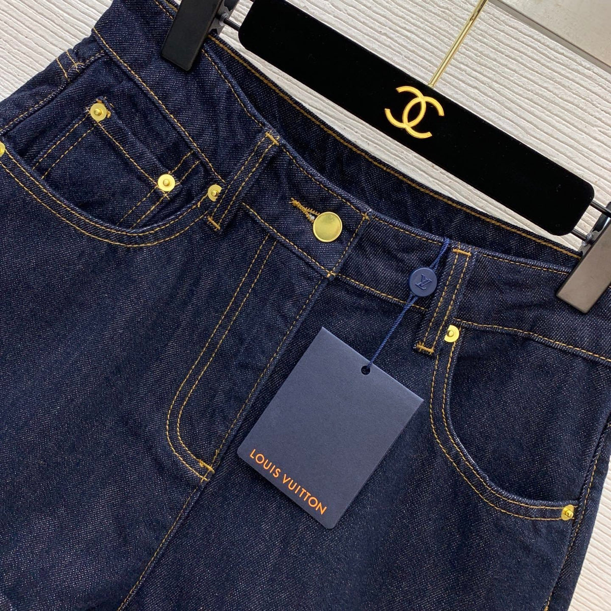 DENIM HIGH-WAIST SHORTS WITH TURN-UP HEM