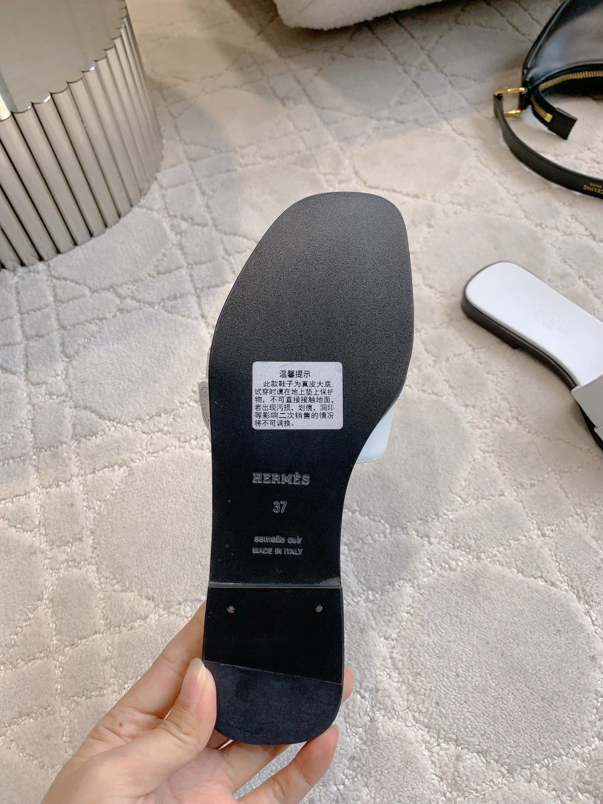 MINIMAL LEATHER SLIDES WITH METAL ACCENT STRAP
