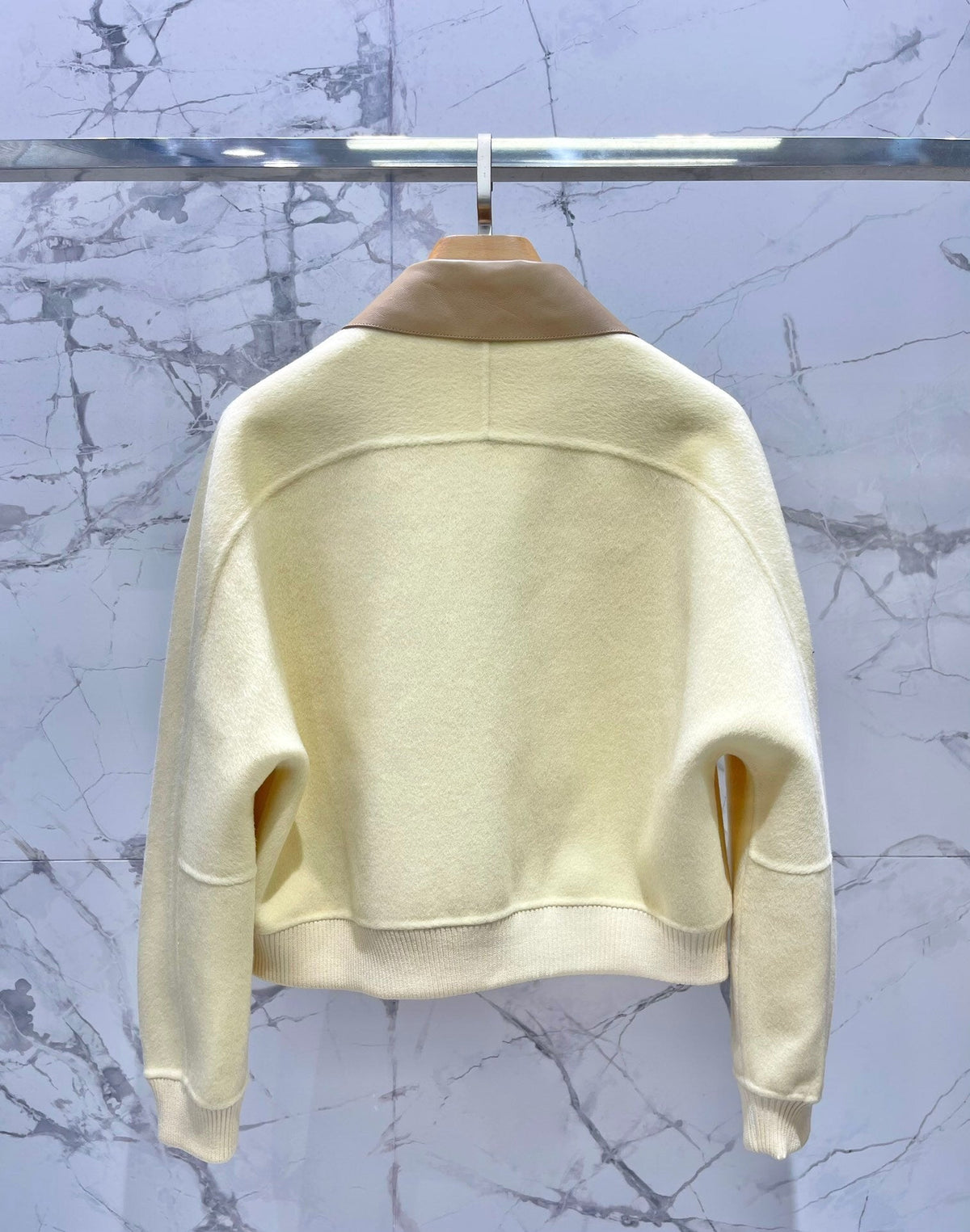 CROPPED ZIP-UP JACKETS WITH CONTRAST COLLAR DETAIL
