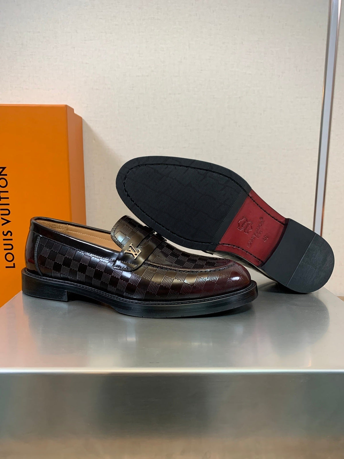 DARK BROWN PATENT LEATHER LOAFERS