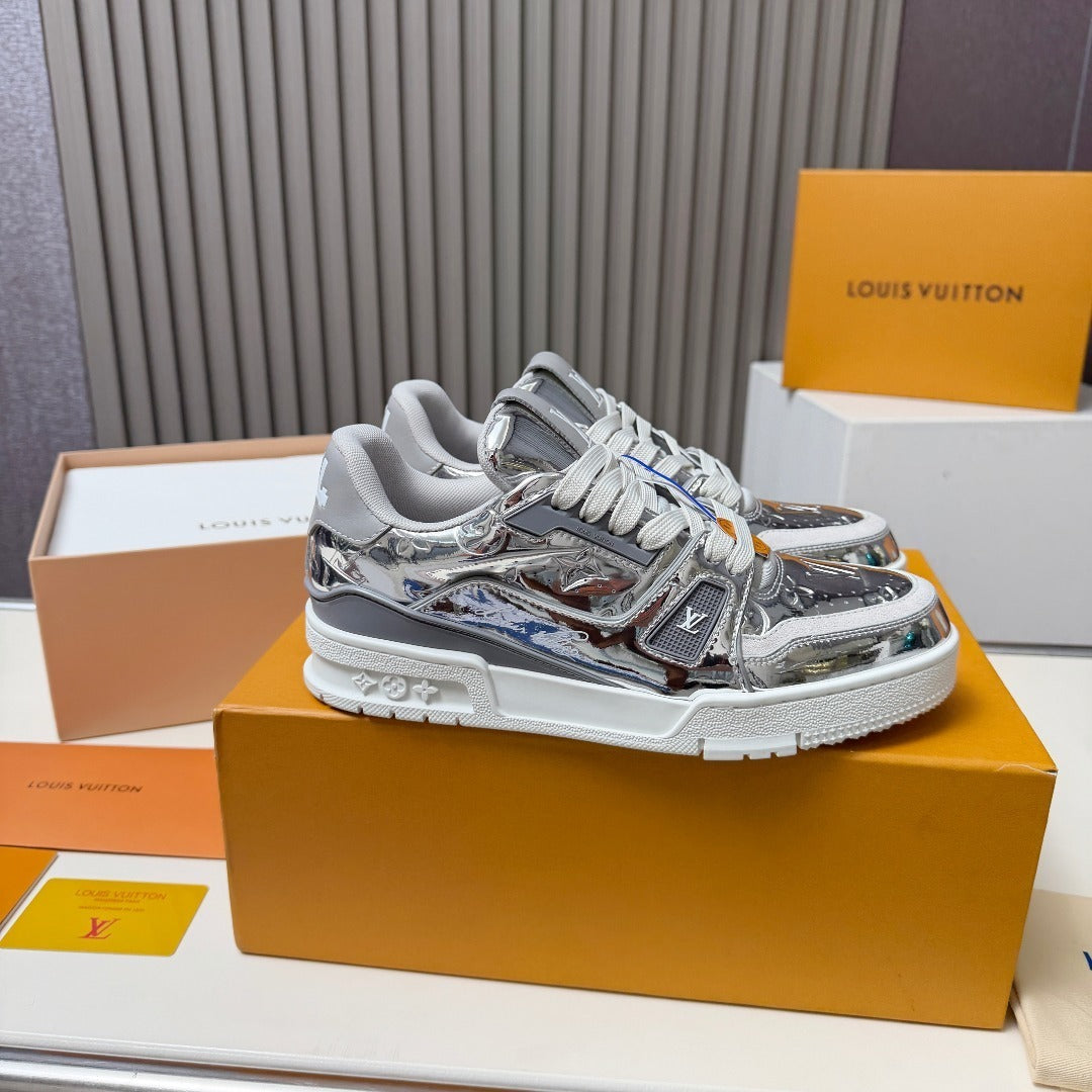 SILVER MIRROR-FINISH LOW-TOP SNEAKERS