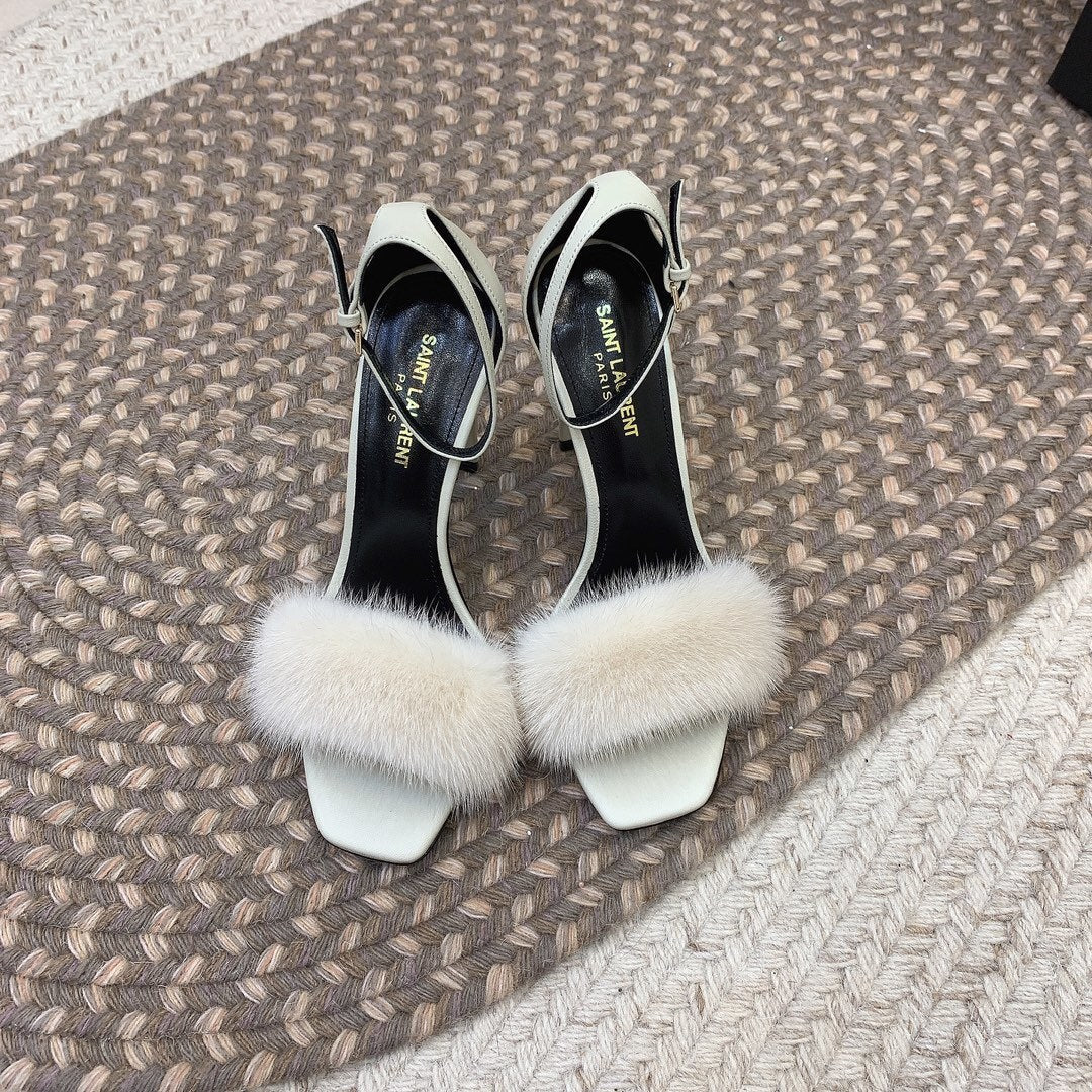 WHITE HIGH HEEL SANDALS WITH FUR DETAIL