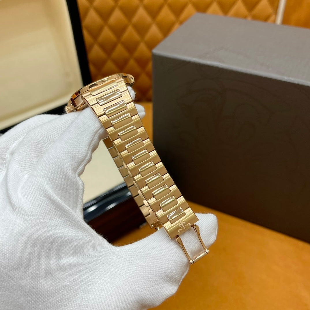 GOLD LUXURY MINIMALIST WATCH