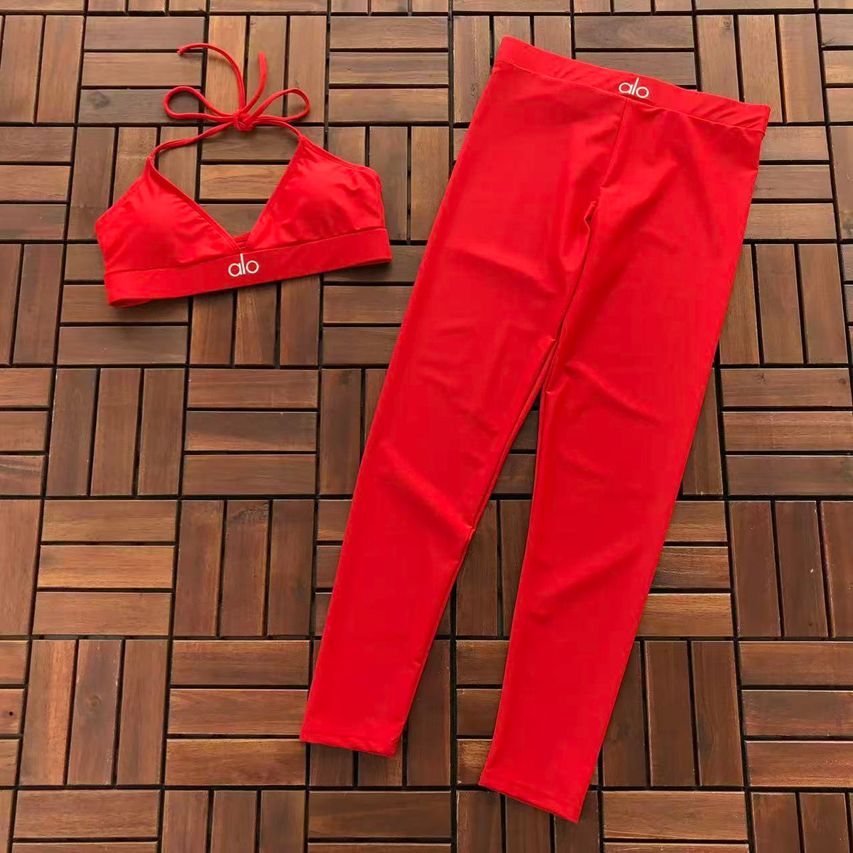 HALTER SPORTS BRA & HIGH-WAIST LEGGINGS SET