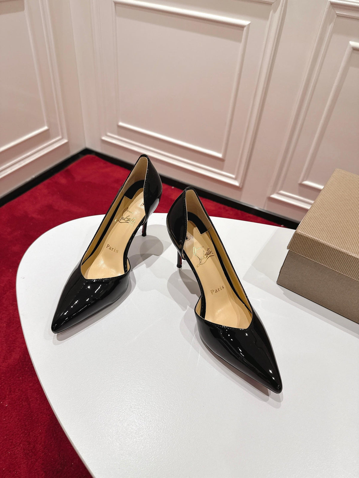 BLACK PATENT POINTED-TOE CLASSIC PUMPS