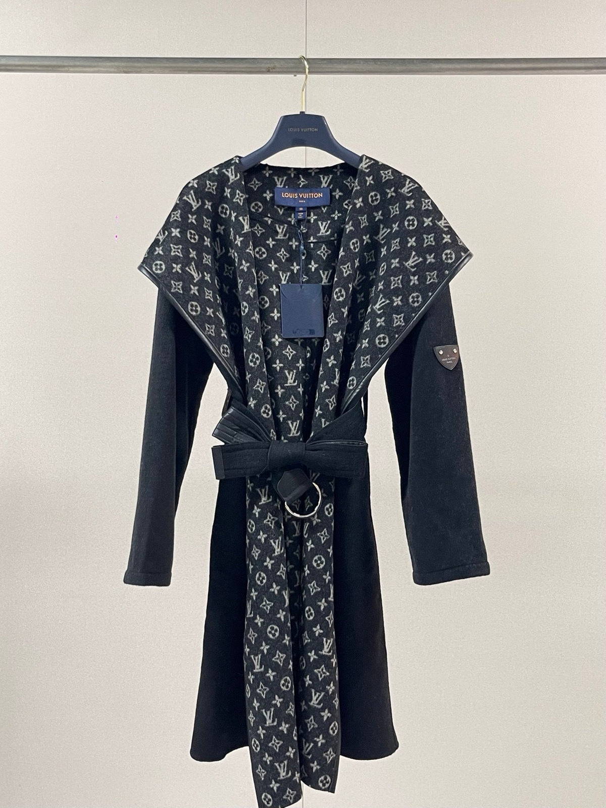 BELTED PATTERNED HOODED COAT