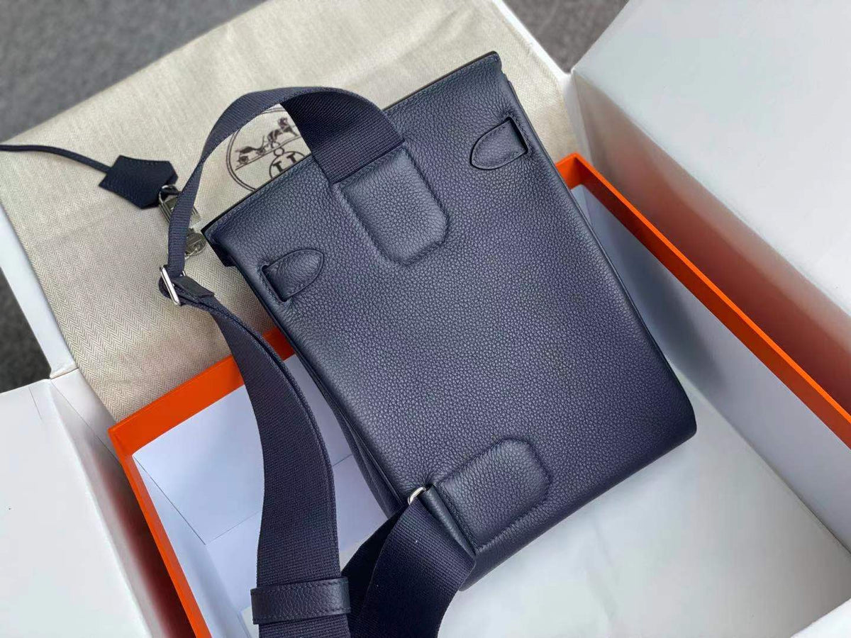 NAVY KELLY CROSSBODY