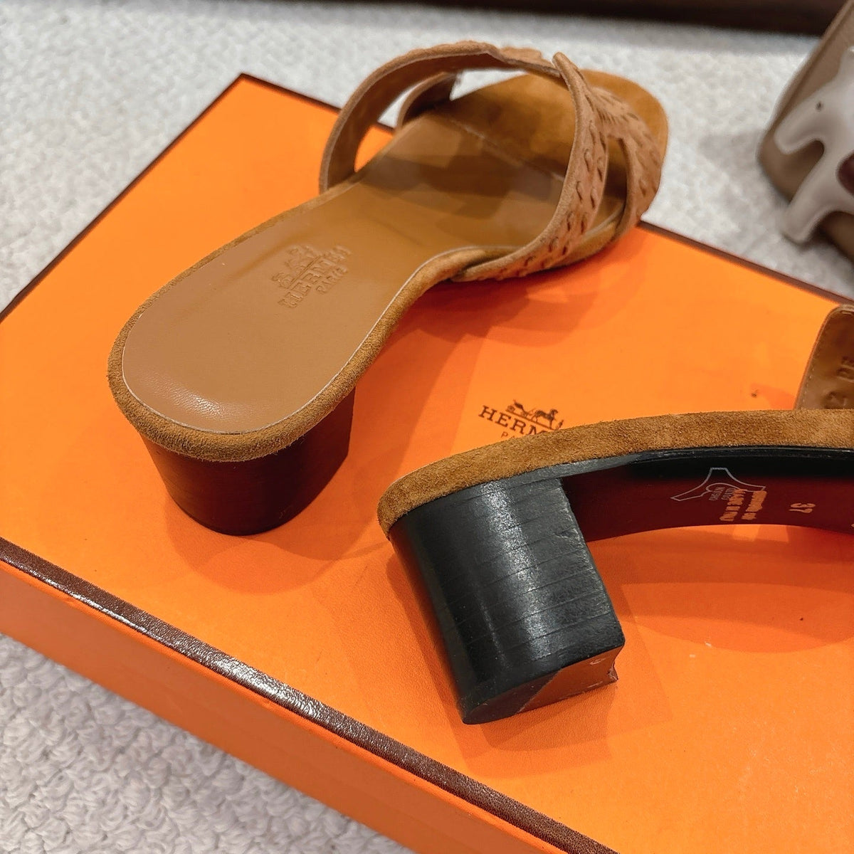 TAN SUEDE HEELED SLIDE SANDALS