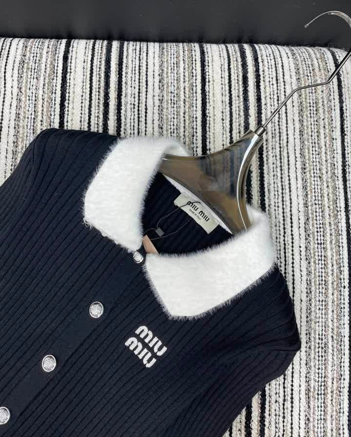 RIBBED KNIT CONTRAST CARDIGAN
