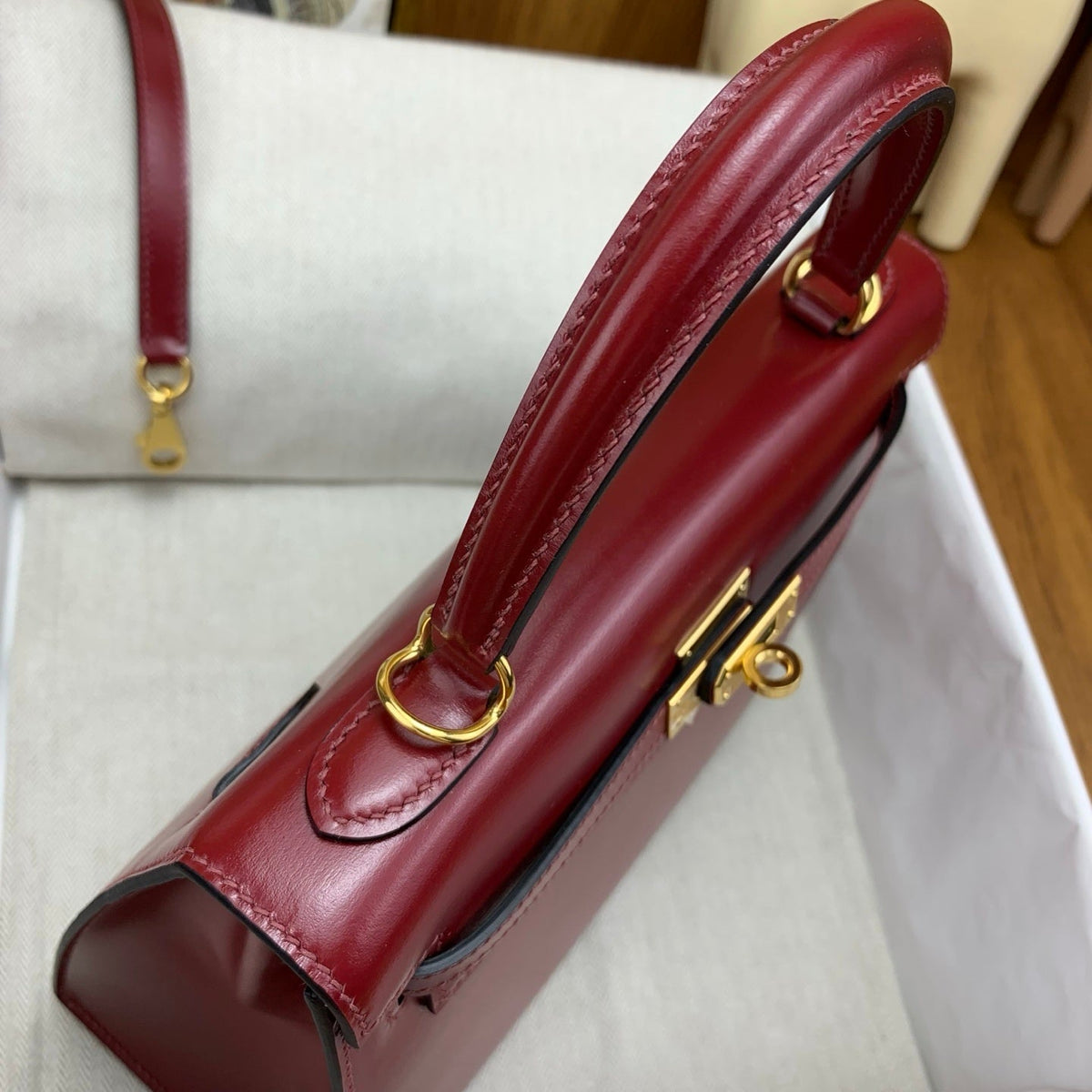 DEEP RED HANDBAG
