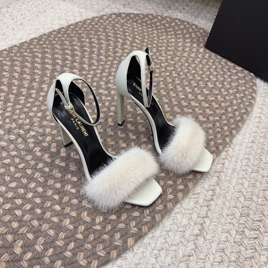 WHITE HIGH HEEL SANDALS WITH FUR DETAIL