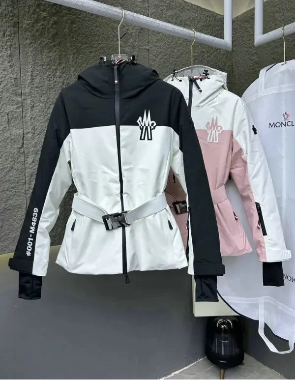 BELTED COLORBLOCK HOODED PERFORMANCE JACKET