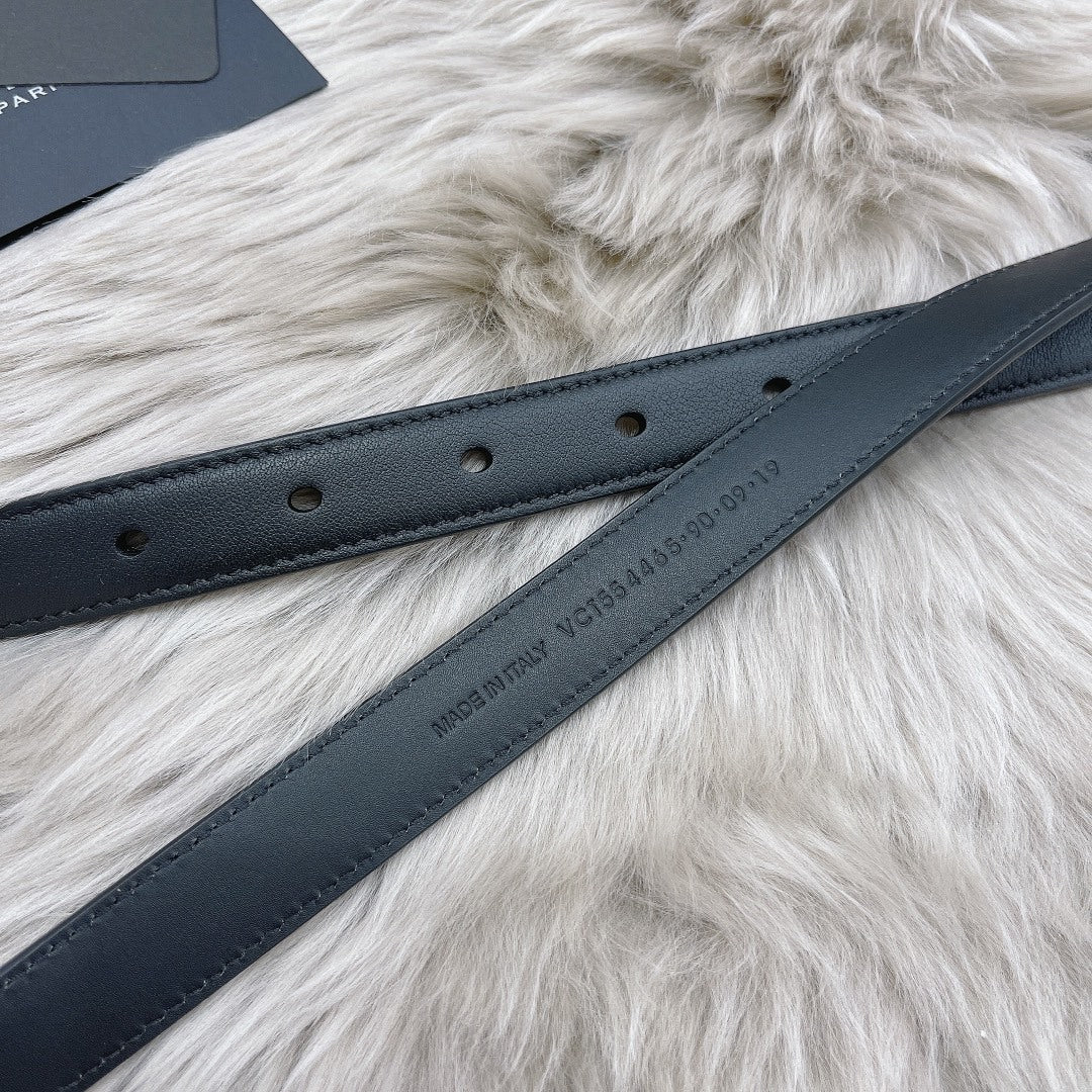 BLACK LEATHER BELT WITH GOLD-TONE LOGO BUCKLE