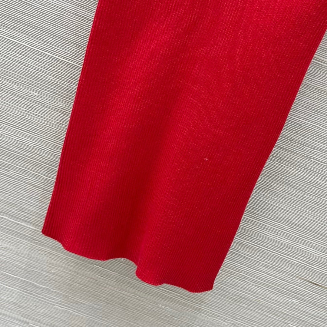 RIBBED KNIT V-NECK CAMI TOP