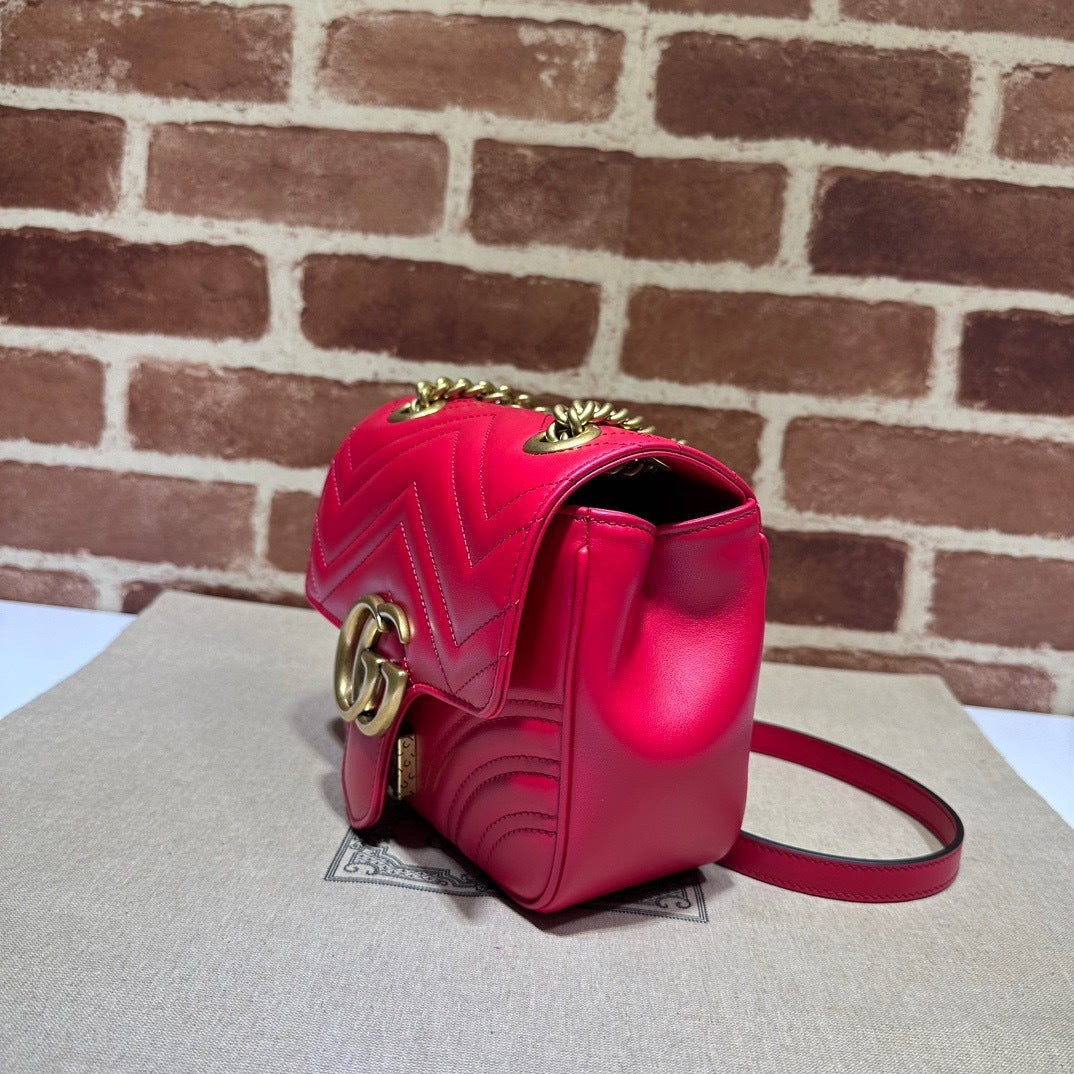 QUILTED SHOULDER BAG