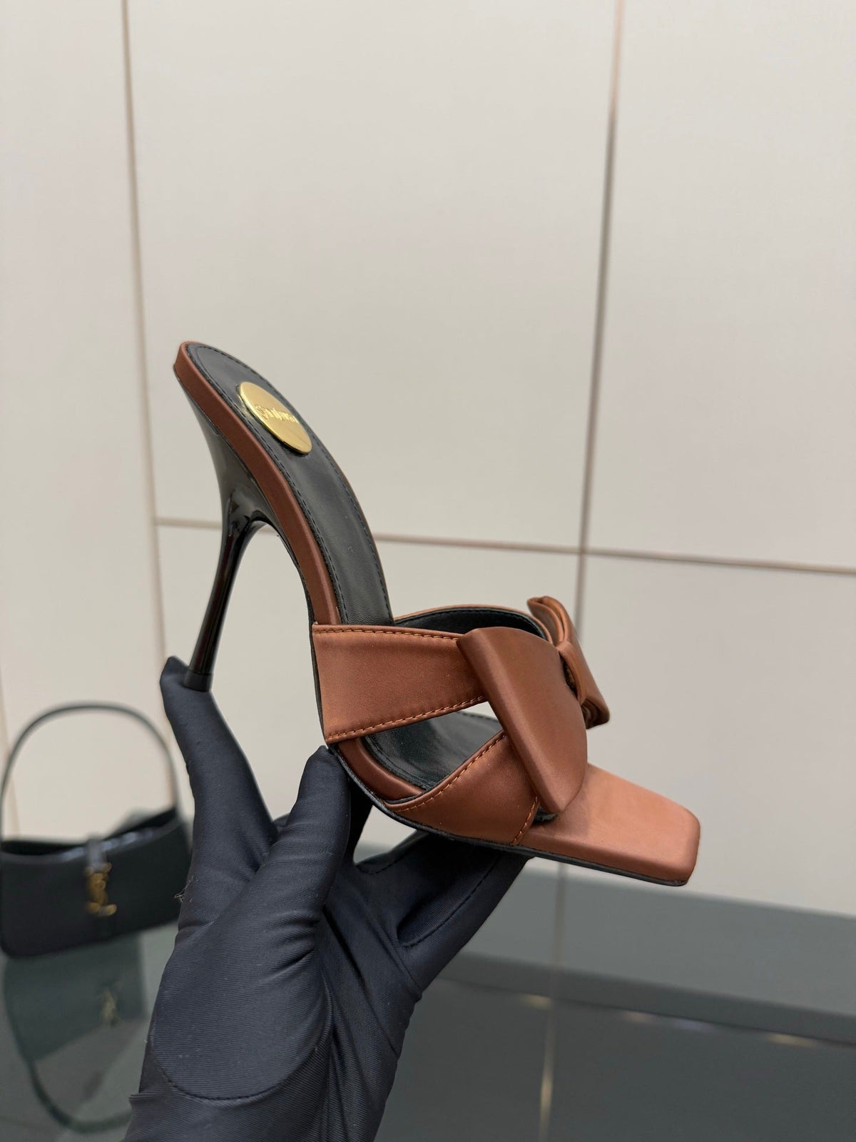 BROWN BOW DETAIL MULE HEELS