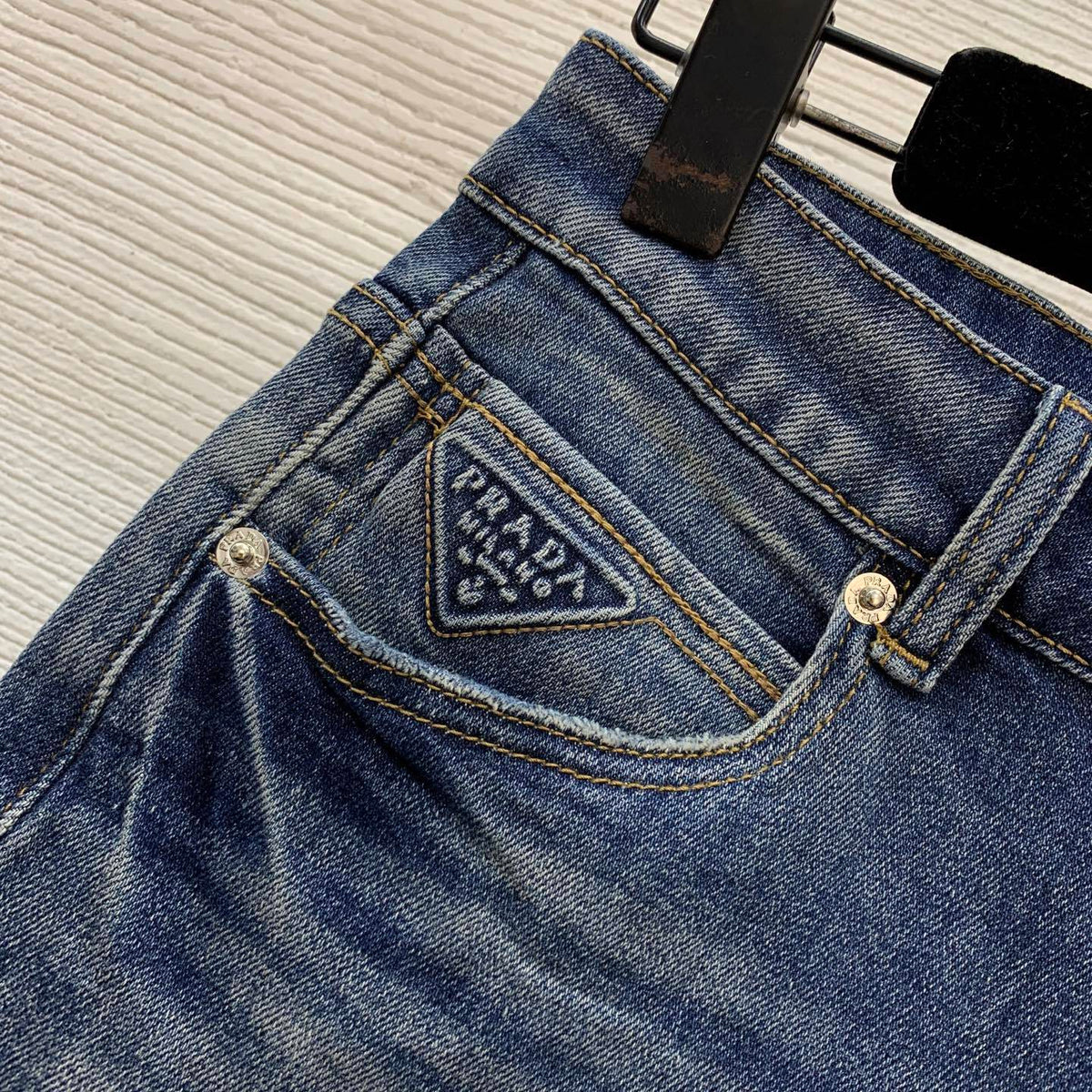 BLUE DENIM SHORTS WITH FRONT DETAIL