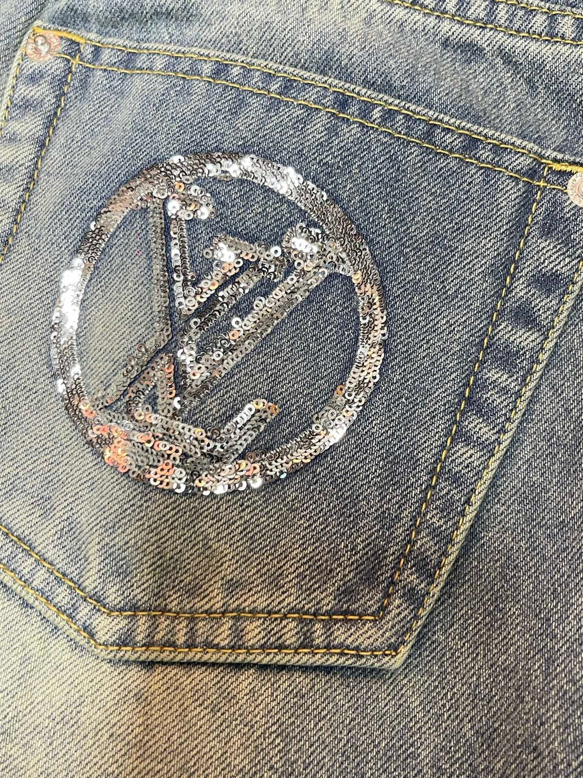 EMBELLISHED LOGO STRAIGHT LEG DENIM JEANS