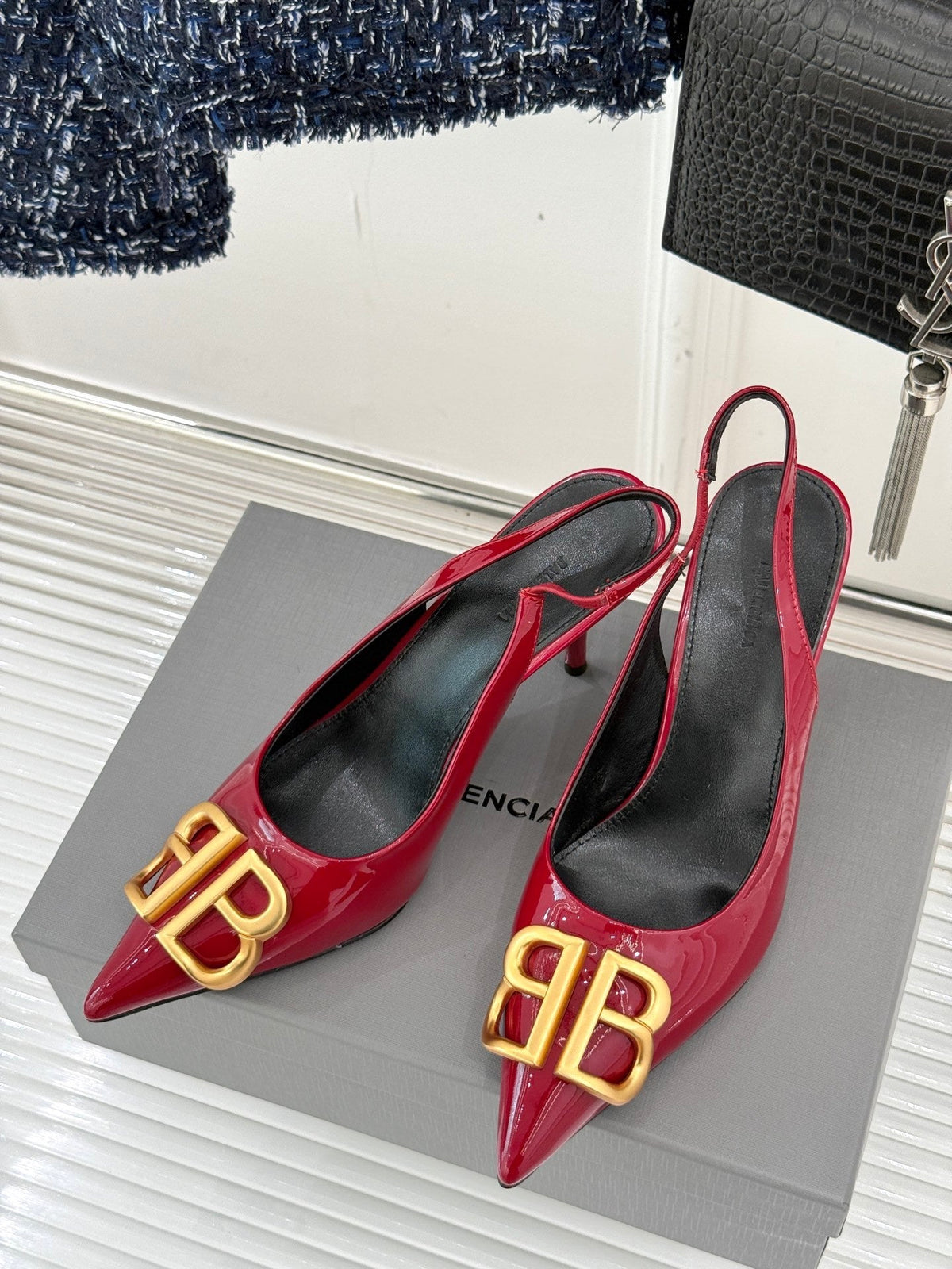 RED PATENT SLINGBACK POINTED HEELS