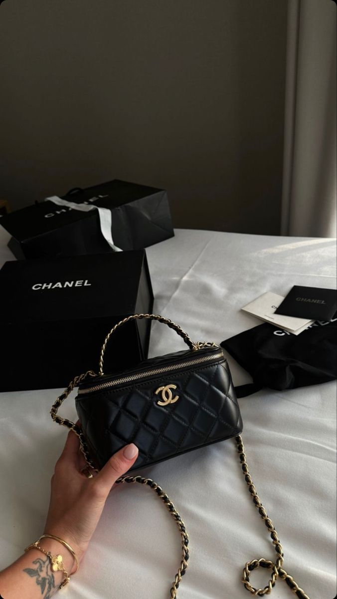 QUILTED MINI BAG