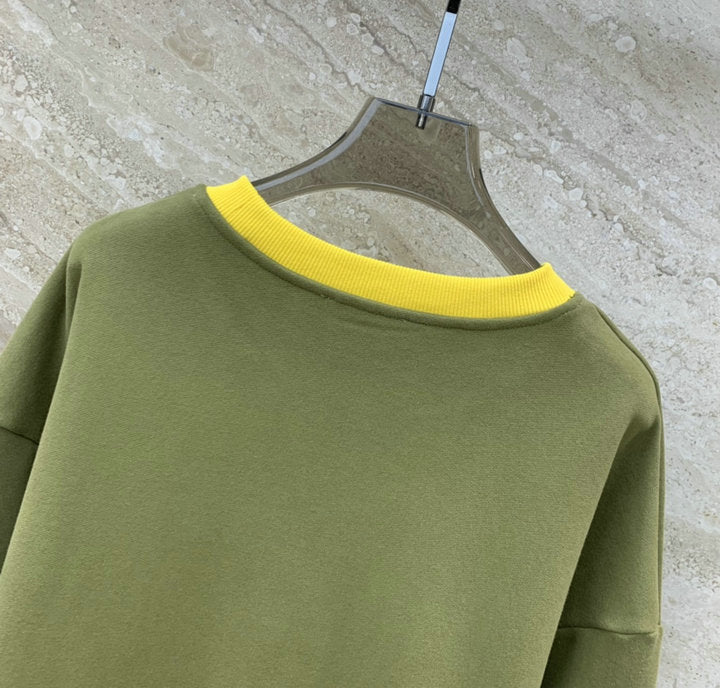 OVERSIZED GRAPHIC SWEATSHIRT