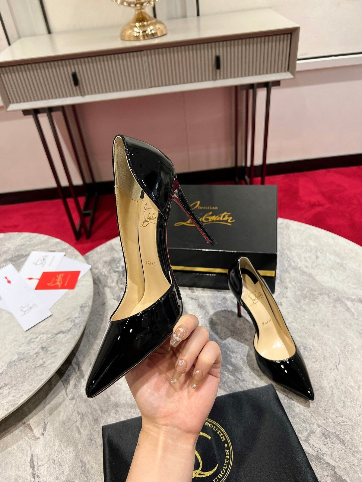 BLACK PATENT STILETTO POINTED PUMPS