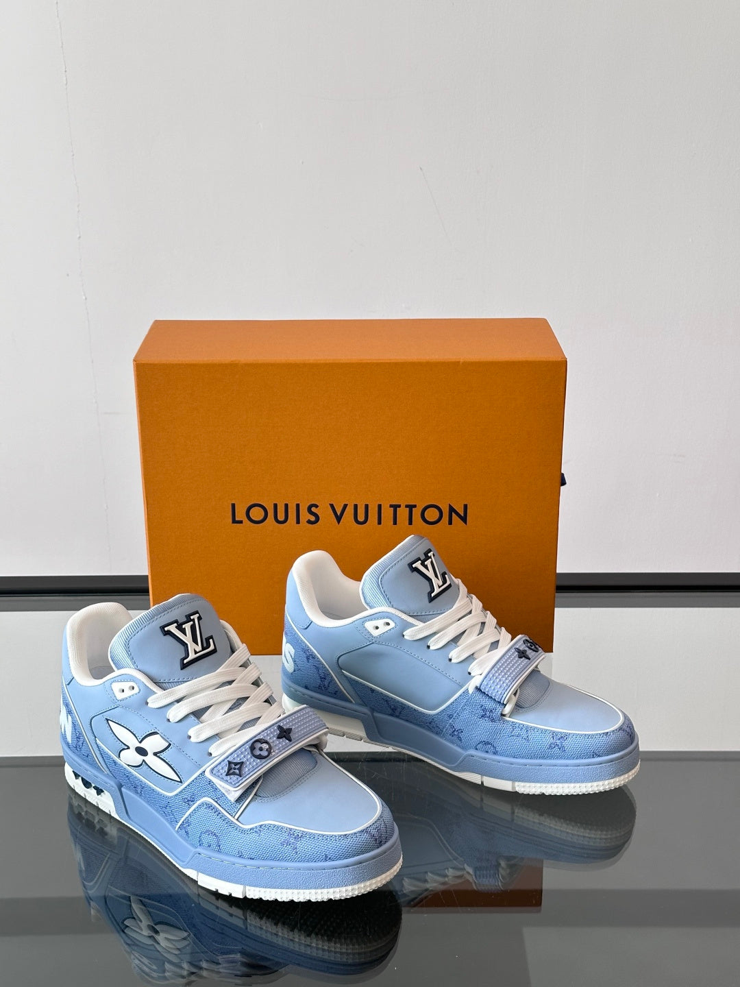 LIGHT BLUE CHUNKY SNEAKERS