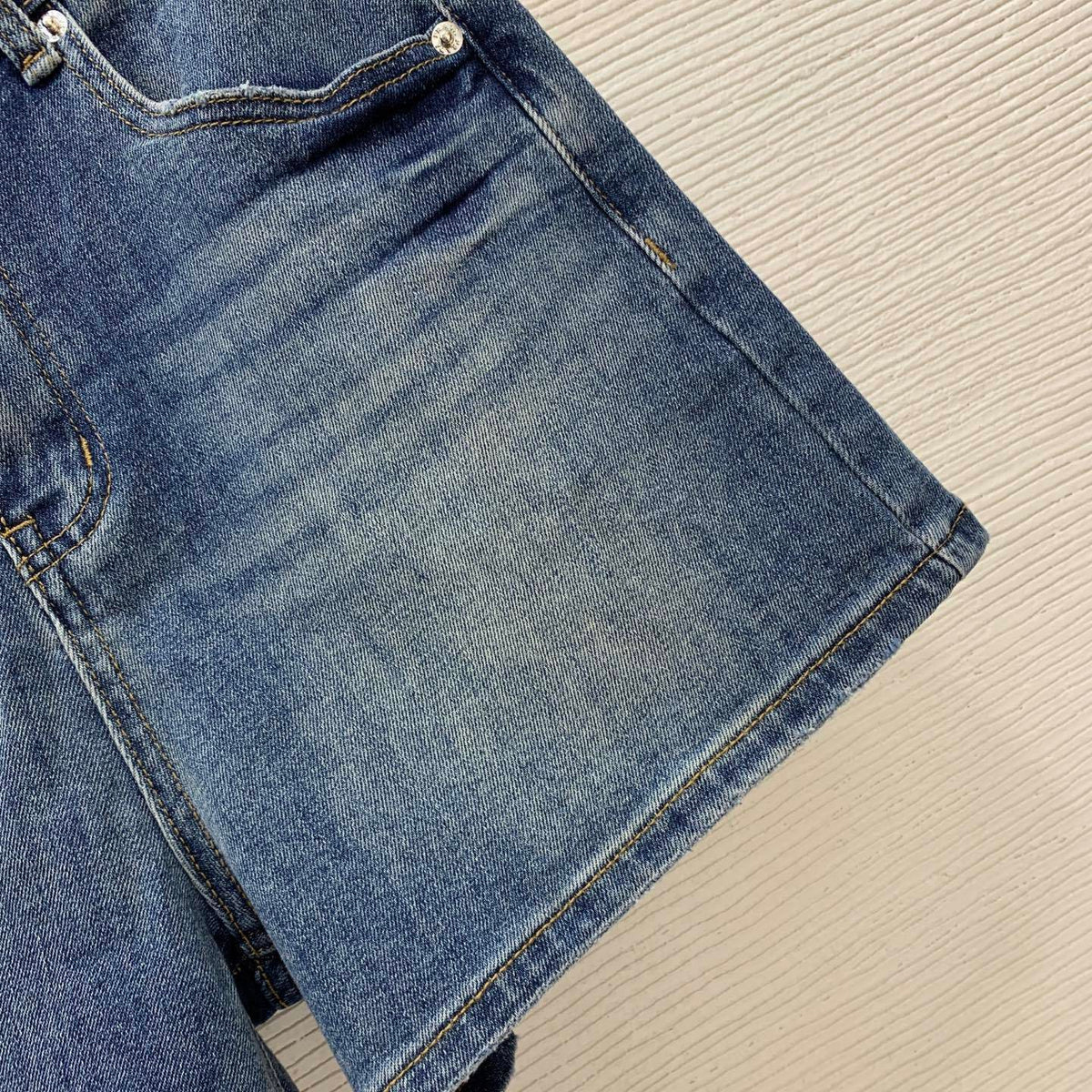 BLUE DENIM SHORTS WITH FRONT DETAIL