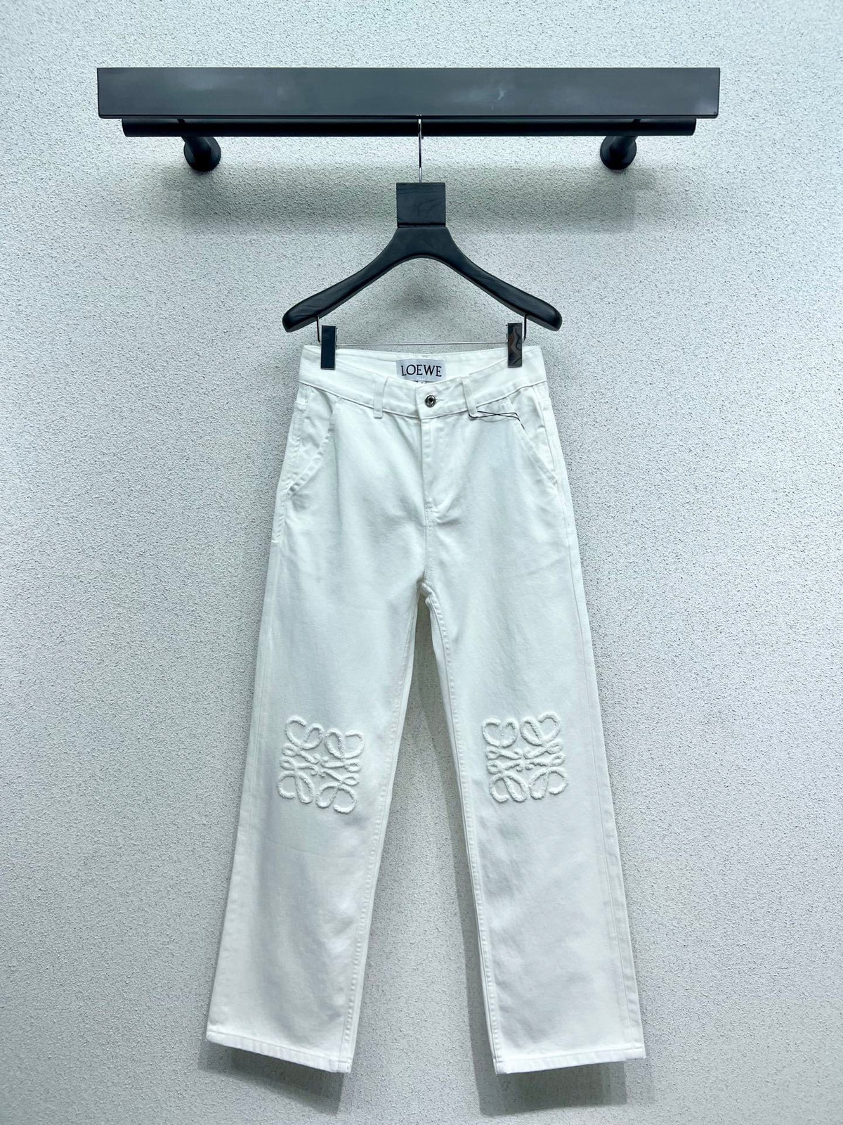 EMBOSSED LOGO STRAIGHT LEG WHITE DENIM JEANS