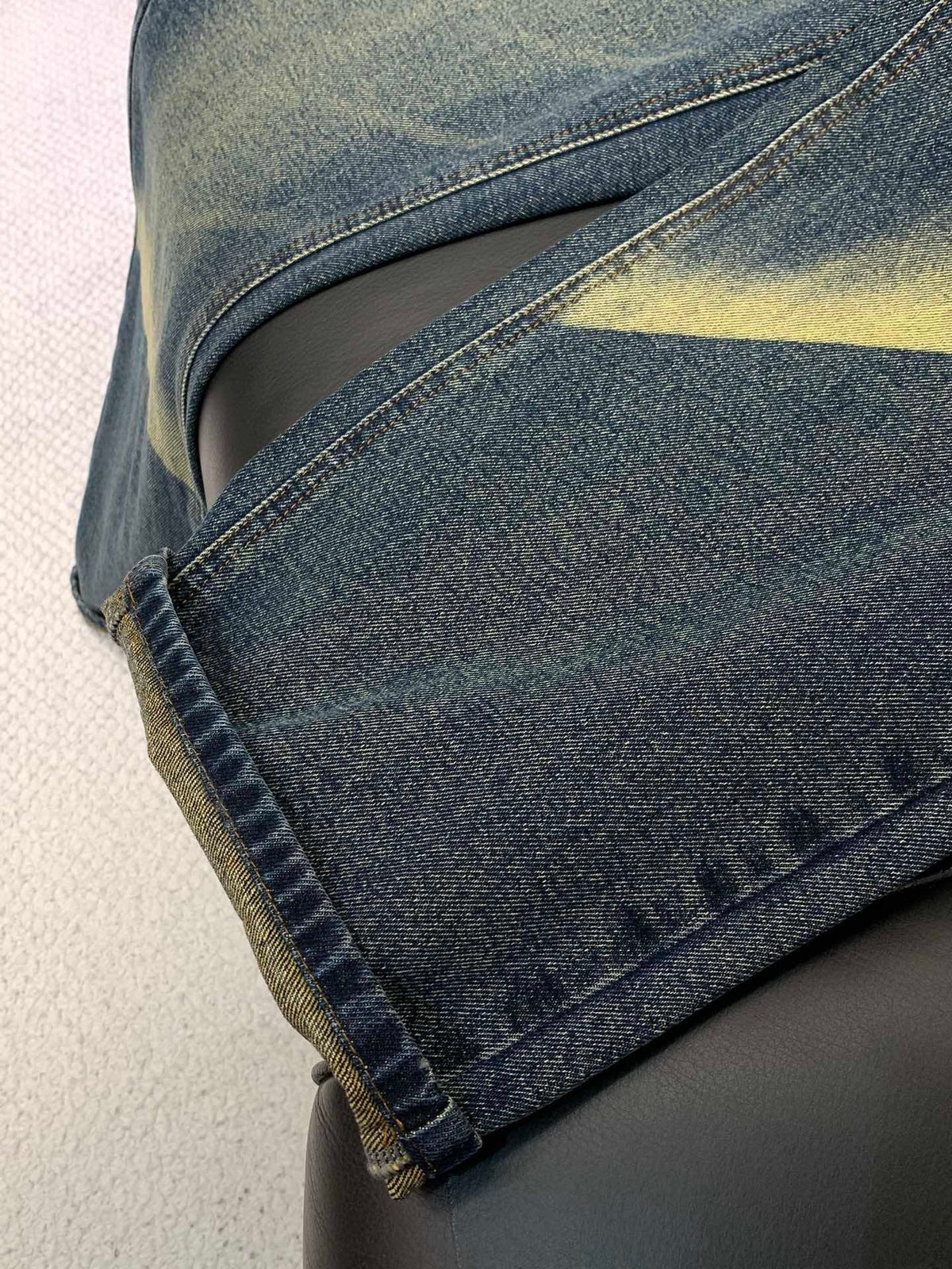 STRAIGHT-LEG WASHED DENIM JEANS