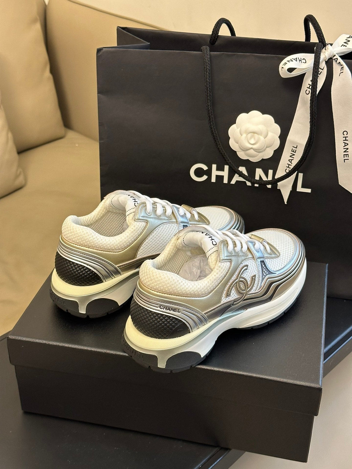 METALLIC PANEL CHUNKY RUNNER SNEAKERS