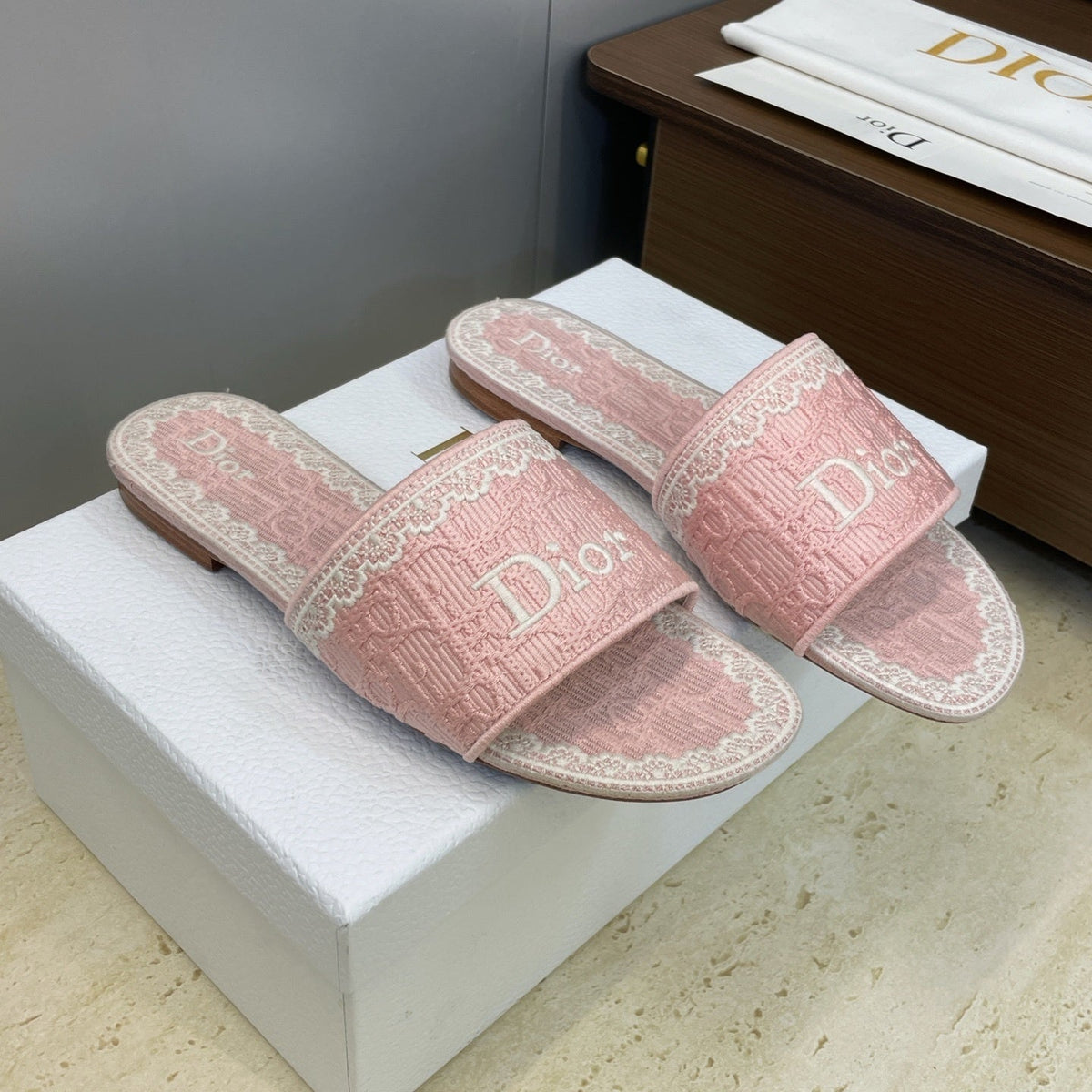 EMBROIDERED LOGO JACQUARD SLIDES