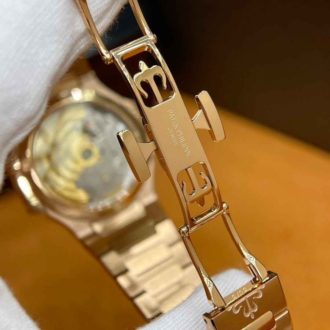 GOLD LUXURY MINIMALIST WATCH