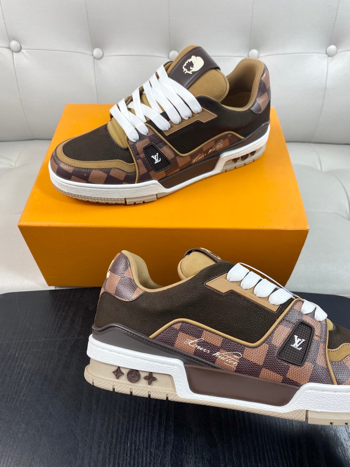 BROWN AND TAN LOW-TOP SNEAKERS WITH CHECKED PANELS