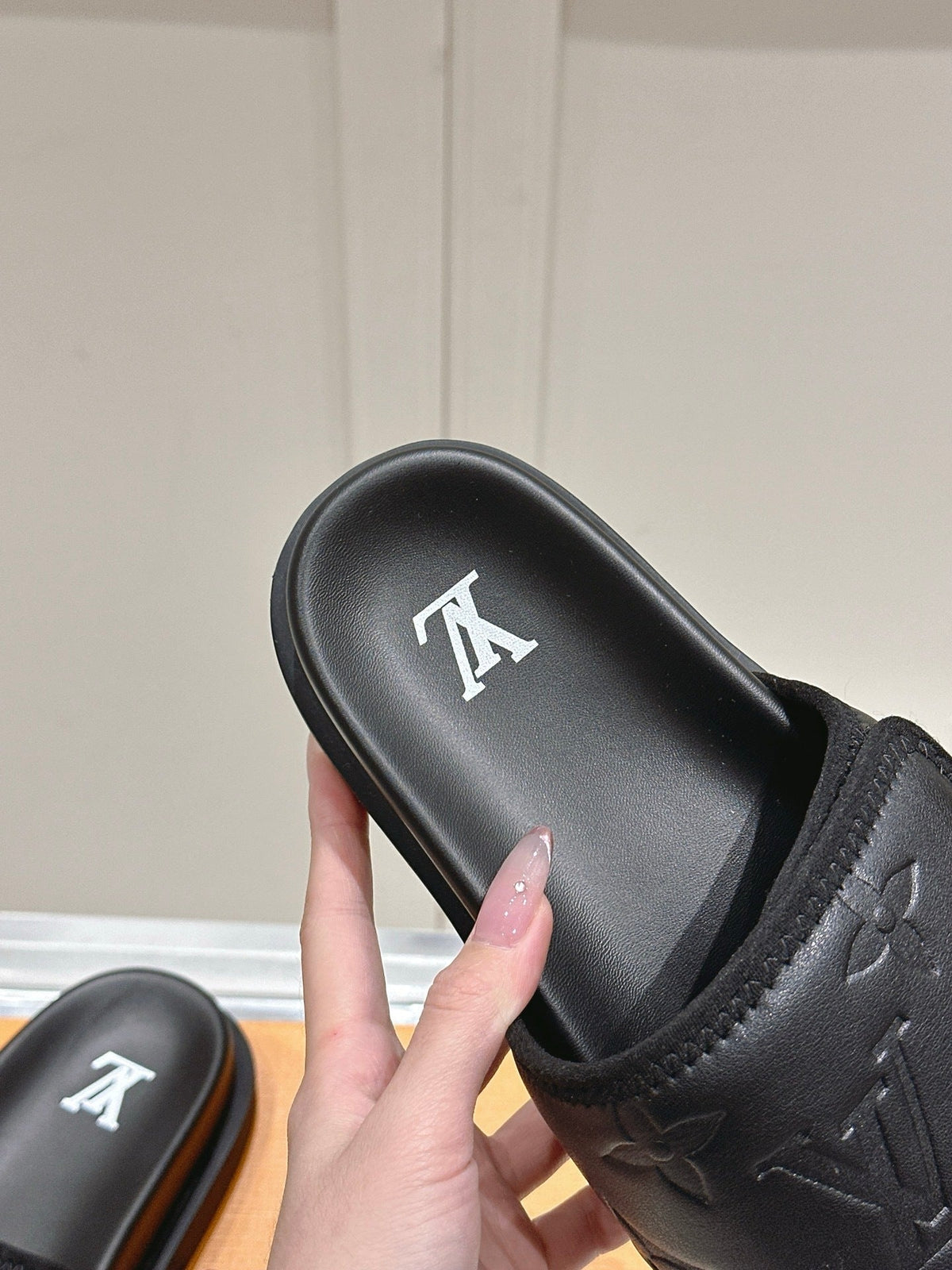 BLACK EMBOSSED SLIDE SANDALS