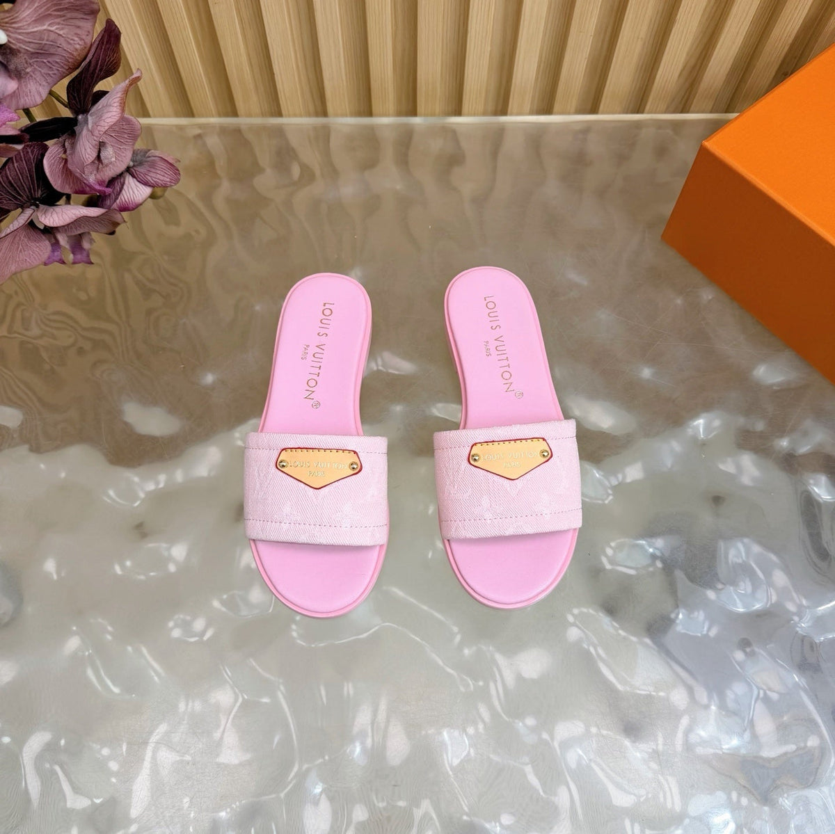 PINK MONOGRAM PLAQUE DESIGNER SLIDES