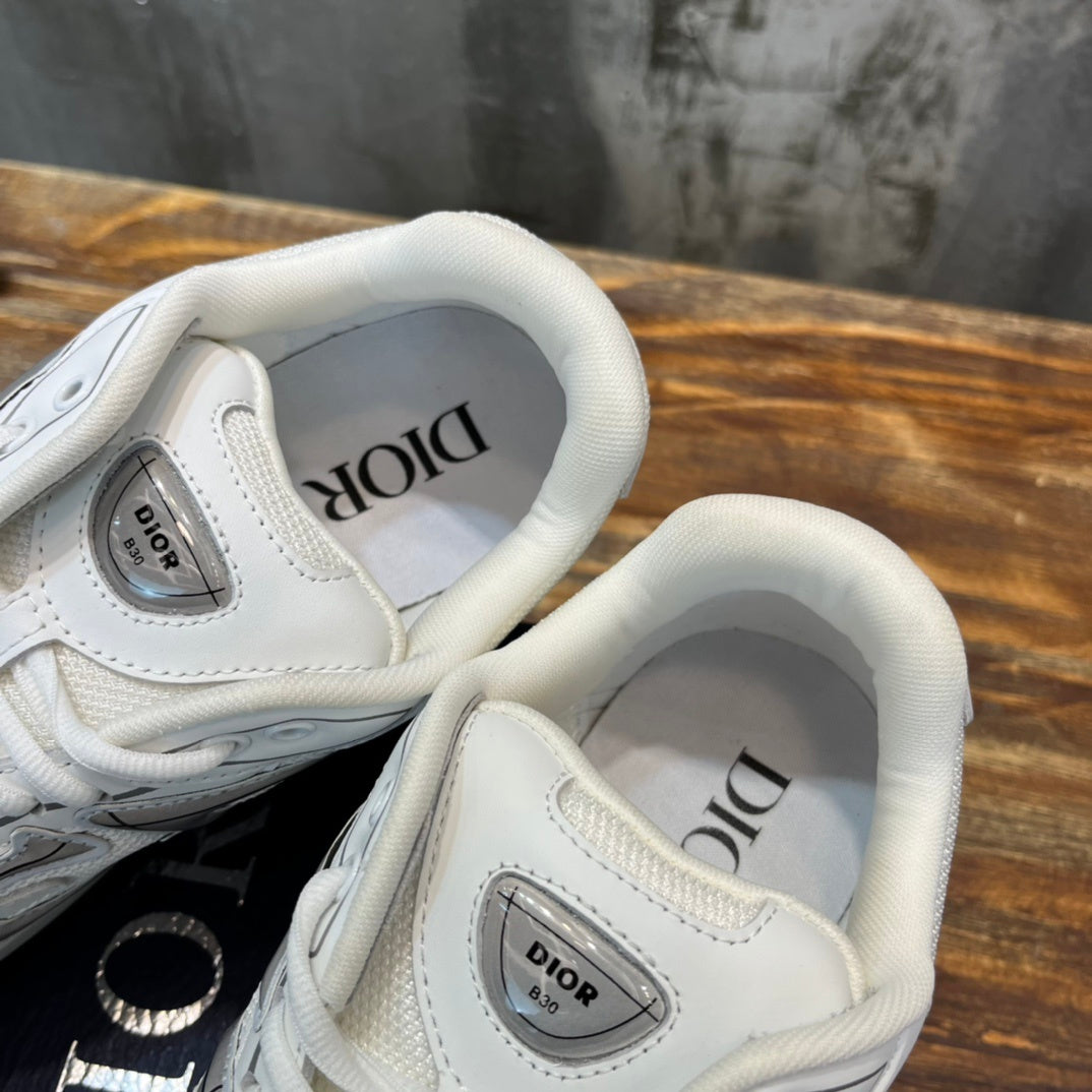 WHITE & GREY TECH RUNNER SNEAKERS