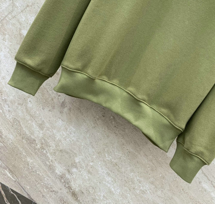 OVERSIZED GRAPHIC SWEATSHIRT