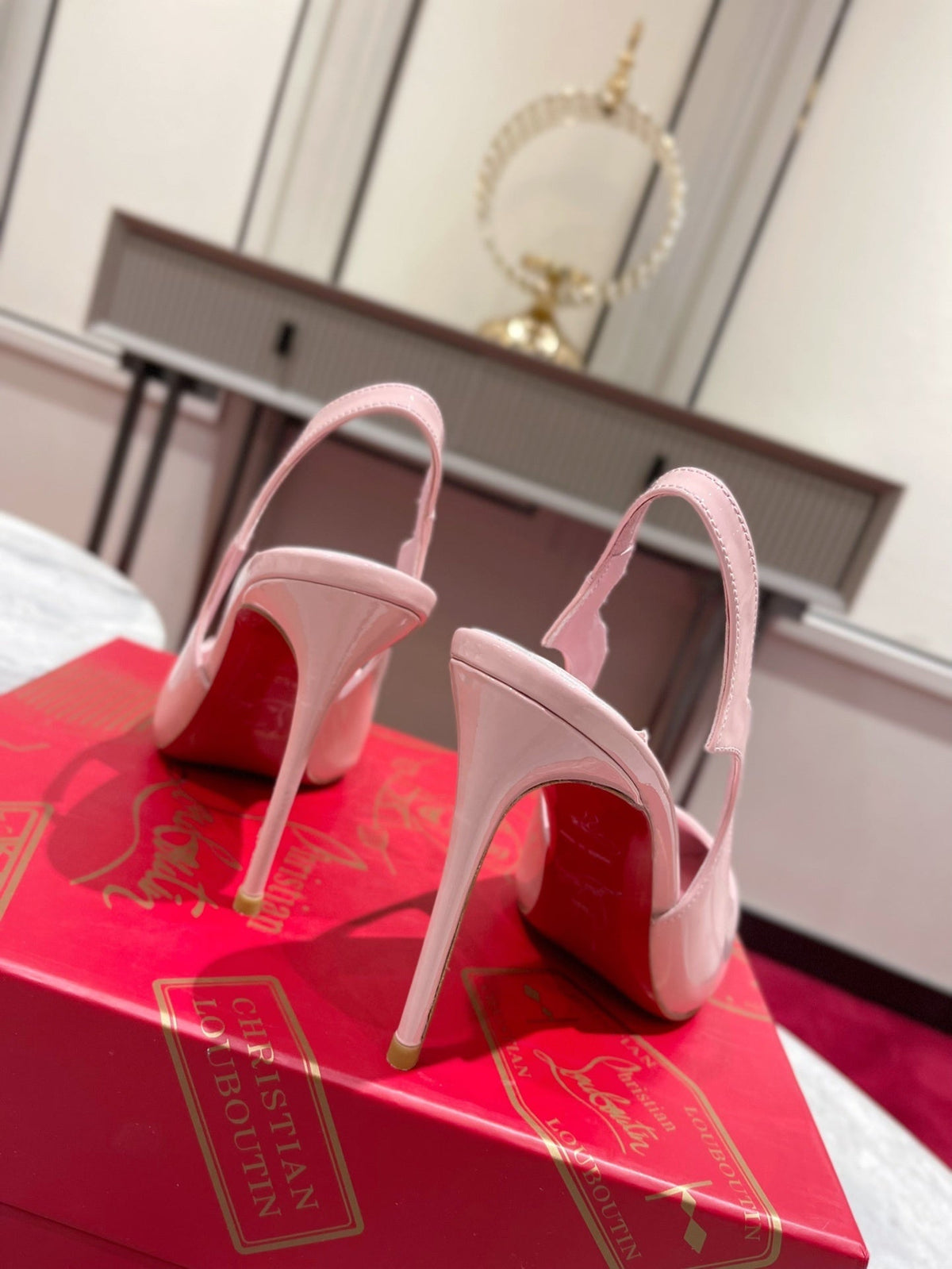 BLUSH PINK PATENT SCALLOPED SLINGBACK HEELS