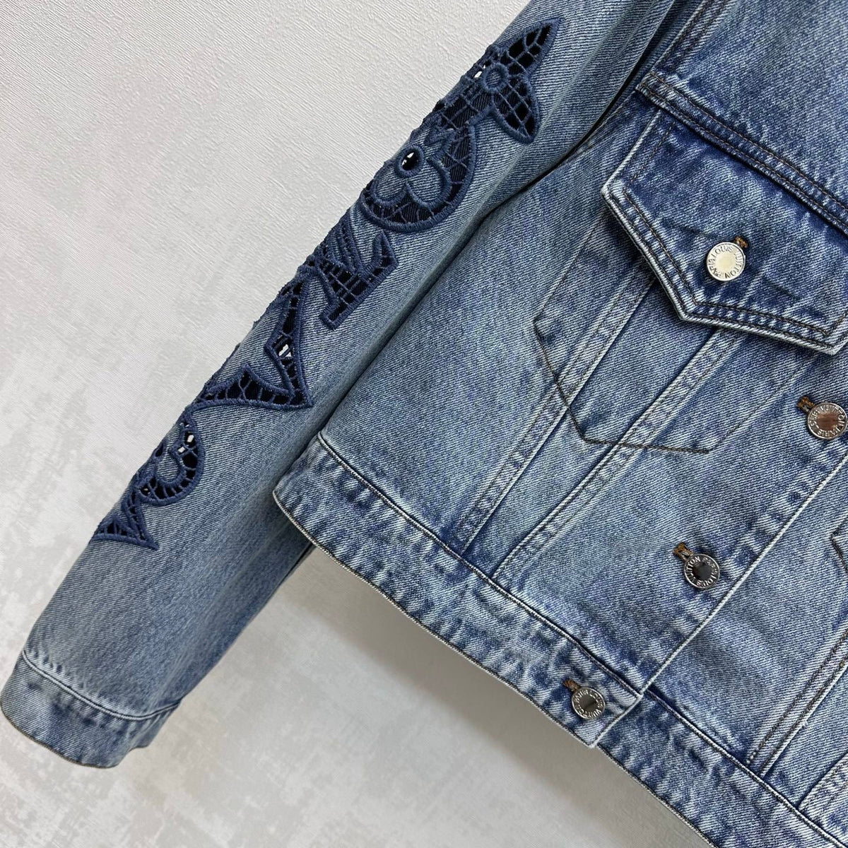 DENIM SET WITH EMBROIDERED DETAILS – JACKET & MINI SKIRT
