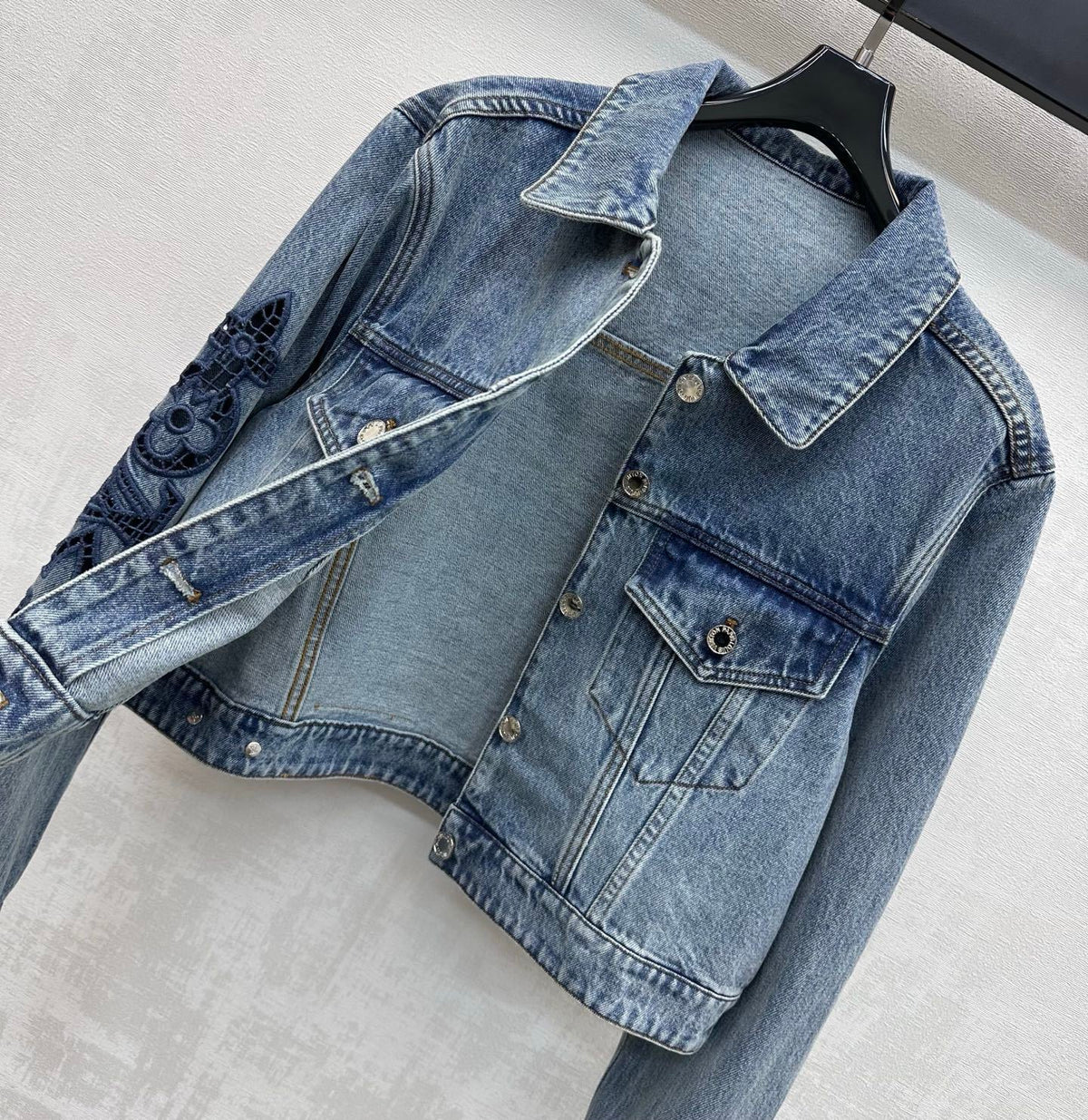 DENIM SET WITH EMBROIDERED DETAILS – JACKET & MINI SKIRT