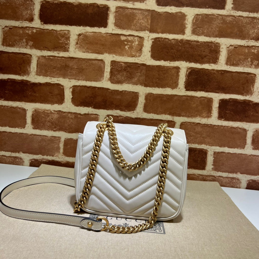 CLASSIC QUILTED MINI FLAP SHOULDER BAG