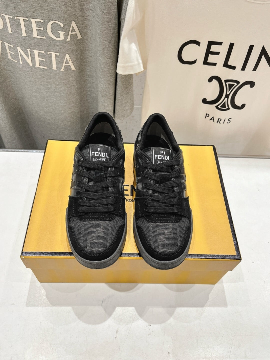 BLACK LOW-TOP URBAN SNEAKERS WITH TONAL DETAILING