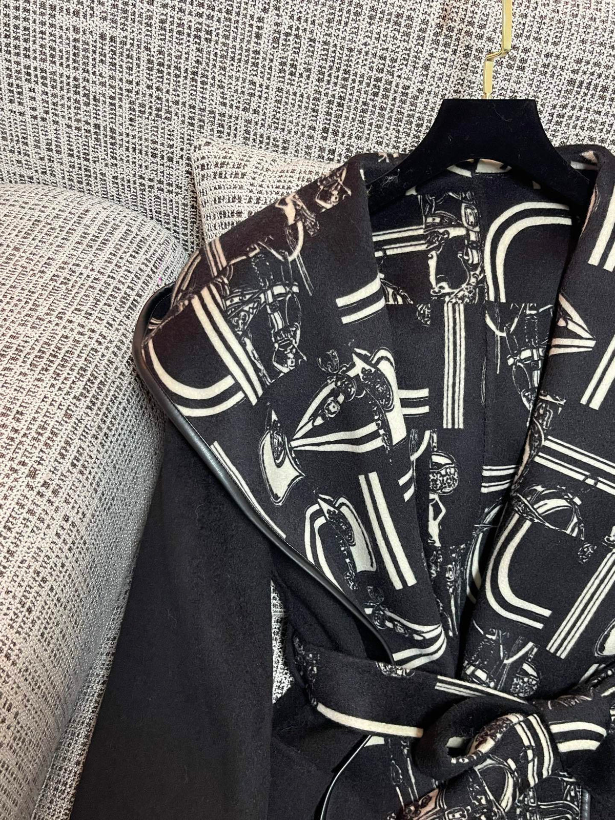 LUXURY BLACK COAT WITH GRAPHIC PRINT LAPELS & FUR CUFFS